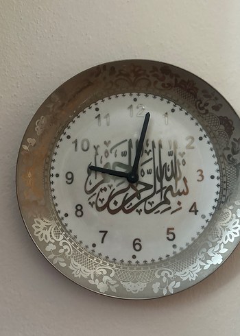 Gri-Beyaz Duvar Saati İslami Tasarımlı - Görsel 4