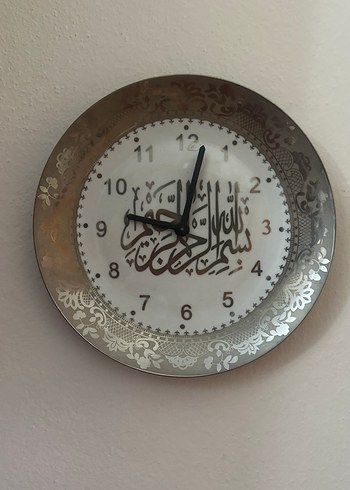 Gri-Beyaz Duvar Saati İslami Tasarımlı - Görsel 3