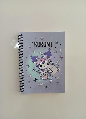  Beden Kuromi ve Hello Kitty