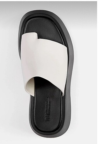 36 Beden beyaz Renk Pull&Bear Terlik Sandalet