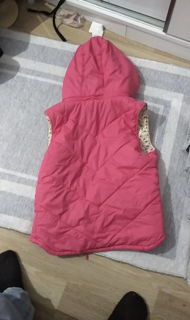 Kız Çocuk Pembe Kürklü Kapüşonlu Yelek - Görsel 4