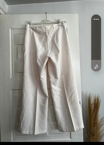 Beyaz Pilili Midi Kumaş Kadın Pantolon