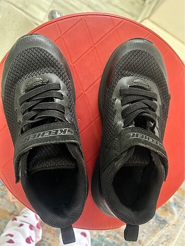 Temiz Skechers spor ayakkabı