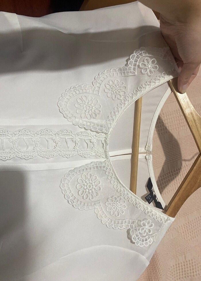 Beyaz gömlek - Görsel 3