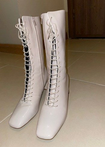 Beyaz Deri Bağcıklı Topuklu Kadın Çizme - Görsel 3
