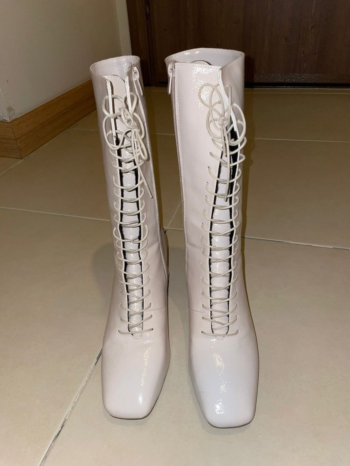 Beyaz Deri Bağcıklı Topuklu Kadın Çizme - Görsel 2