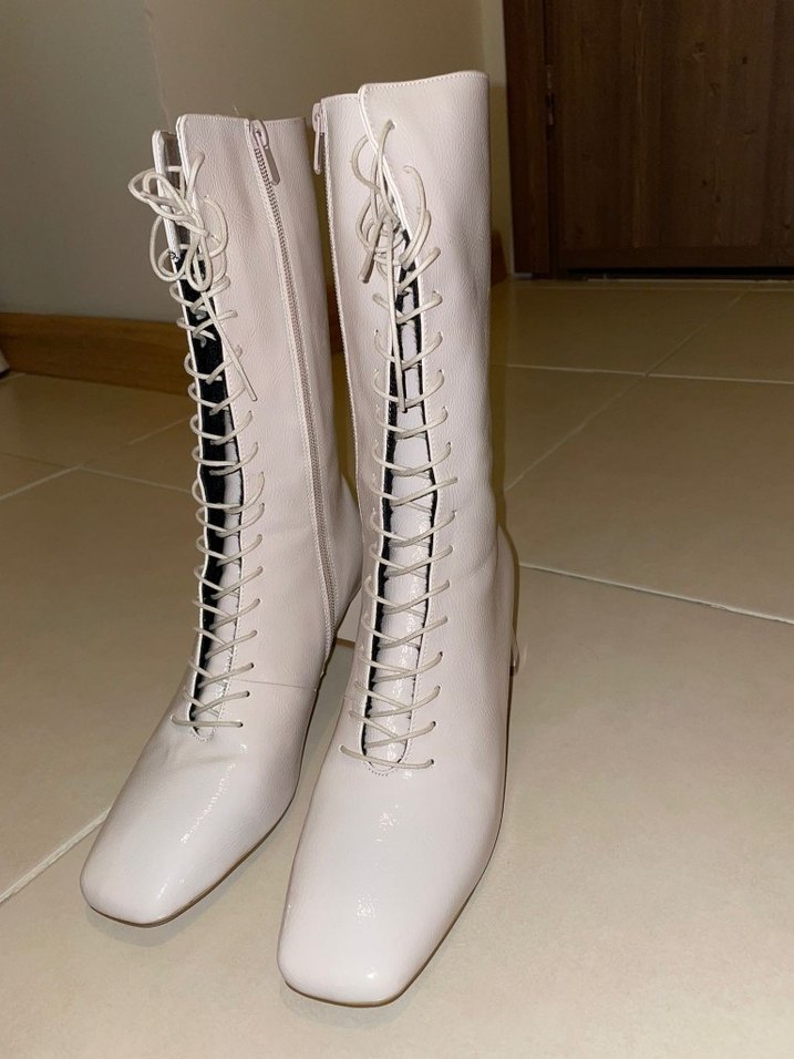 Beyaz Deri Bağcıklı Topuklu Kadın Çizme - Görsel 3
