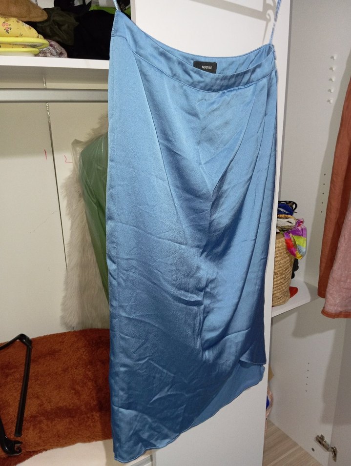 Mavi Midi Saten Önden Yırtmaçlı Drapeli Etek - Görsel 2