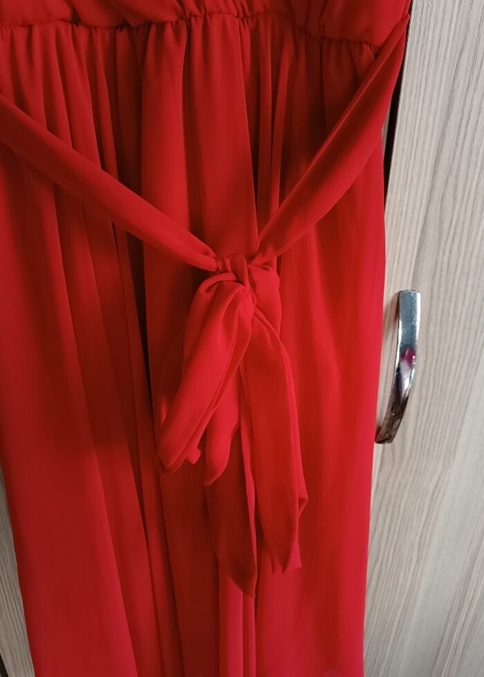 Kırmızı elbise  - Görsel 2