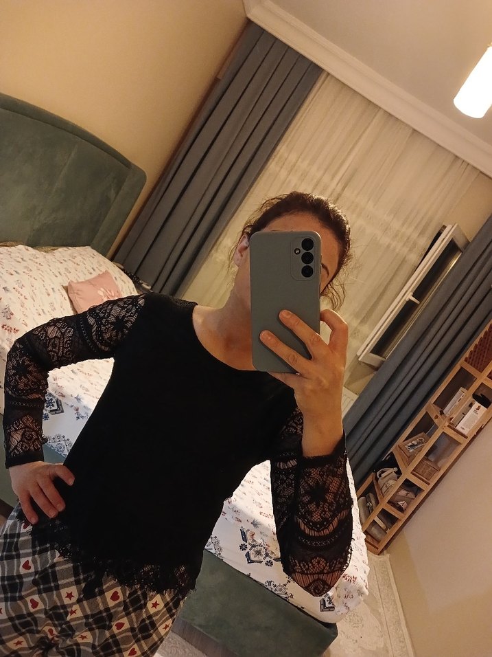 Uzun Kollu Siyah Dantel Bluz - Görsel 5