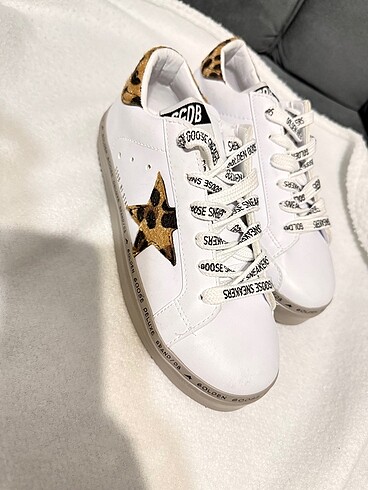 37 Beden Golden goose markası