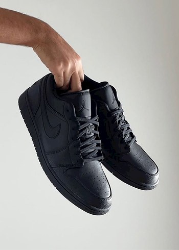Nike Air Jordan 1 Low Triple Black