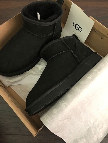 Ugg Ultra Mini Classic Black