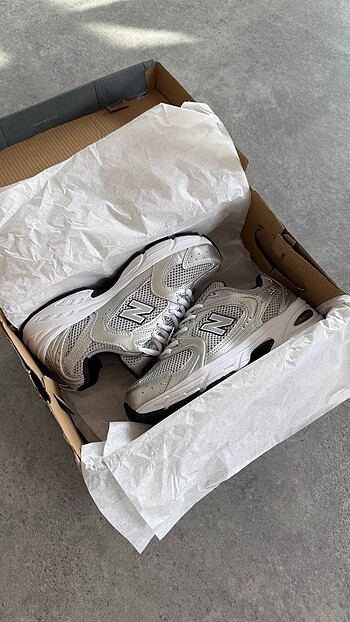 New Balance 530 Silver