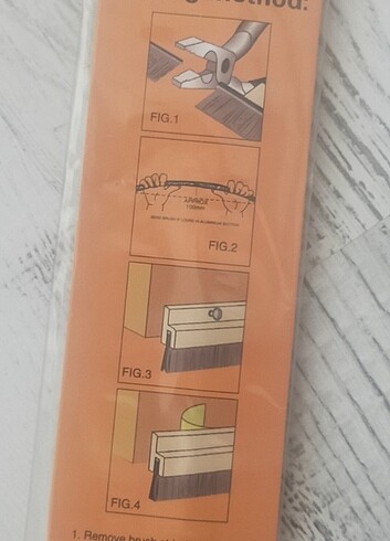 Kapı altı fırçası