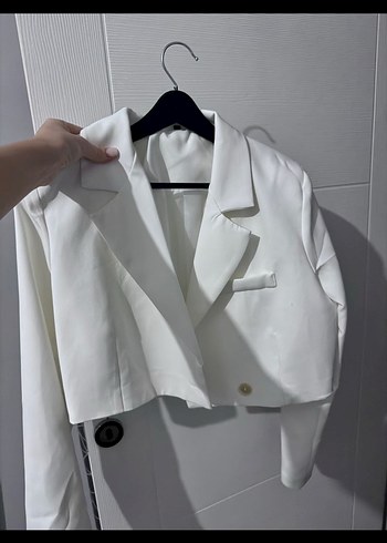 Trendyol & Milla Düğmeli Beyaz Kısa Kadın Blazer Ceket