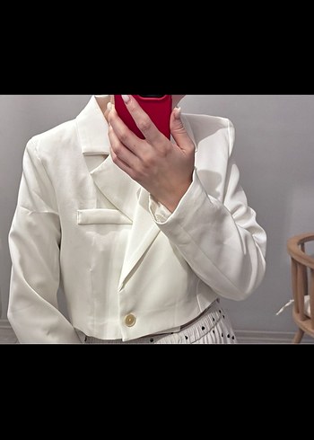 Düğmeli Beyaz Kısa Kadın Blazer Ceket