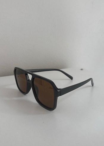 Ray Ban Kahverengi Minimalist Kadın Güneş Gözlüğü