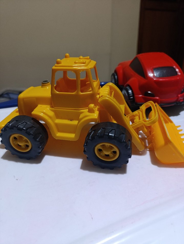 Renkli Oyuncak Kırmızı Araba ve Sarı Kepçe - Görsel 5