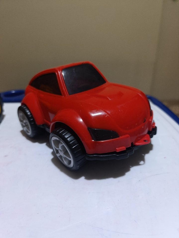 Renkli Oyuncak Kırmızı Araba ve Sarı Kepçe - Görsel 3