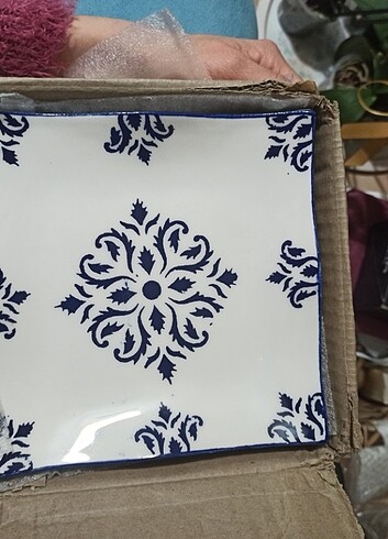 Diğer Çini işlemeli servis tabağı 