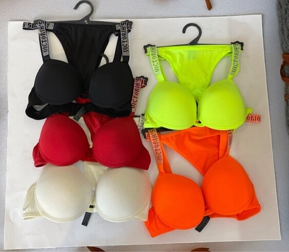 Victoria secret model takımlar renk seçenekleri vardır