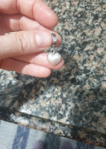 Beden Gri Boncuklu Mini Kalp Küpeler