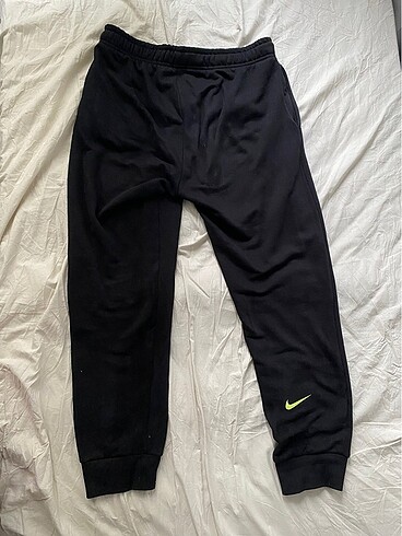 Nike Nike Triple Swoosh Graphic Esofman