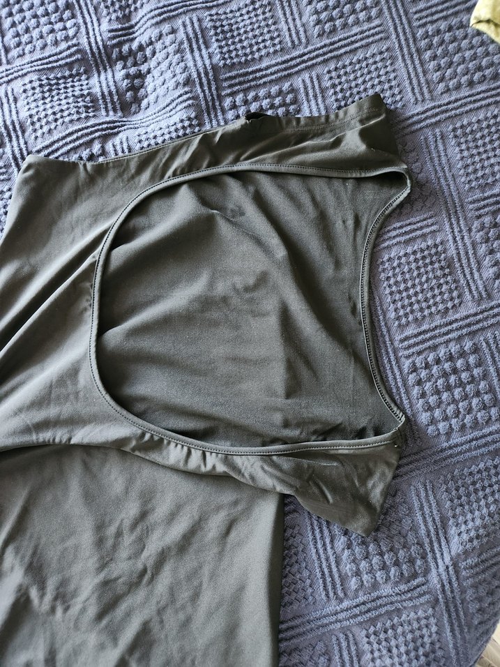 siyah Uzun sırtı açık Elbise - Görsel 3