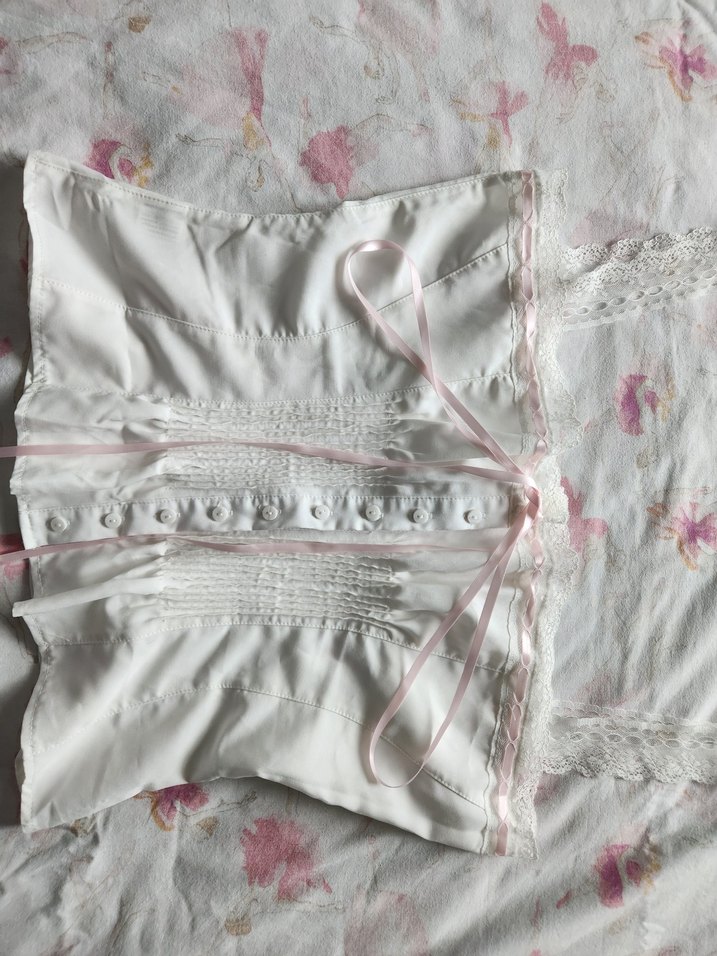 Dantelli Kurdeleli Beyaz Korse Gömlek - Görsel 3