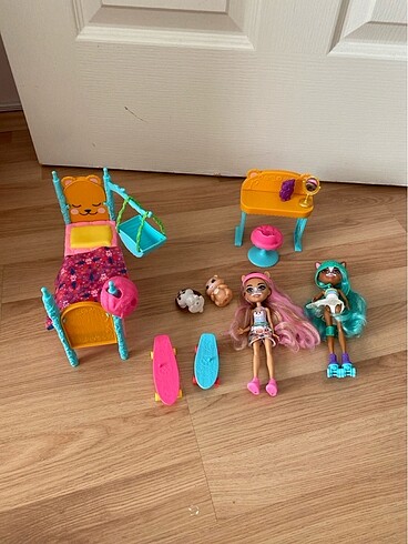 Enchantimals Bren Bear Yatak Odası Seti