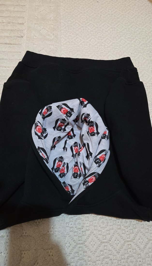 Beşiktaş Baskılı Kapüşonlu Siyah Sweatshirt - Görsel 2