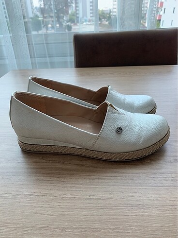 Pierre Cardin beyaz şık ayakkabı