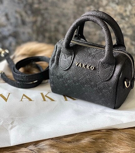 VAKKO SİYAH MİNİ SPEEDY ÇANTA