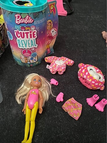 Barbie bebek