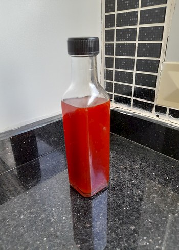 Kırmızı Parlak Cam Şişe de KANTARON 250 ml