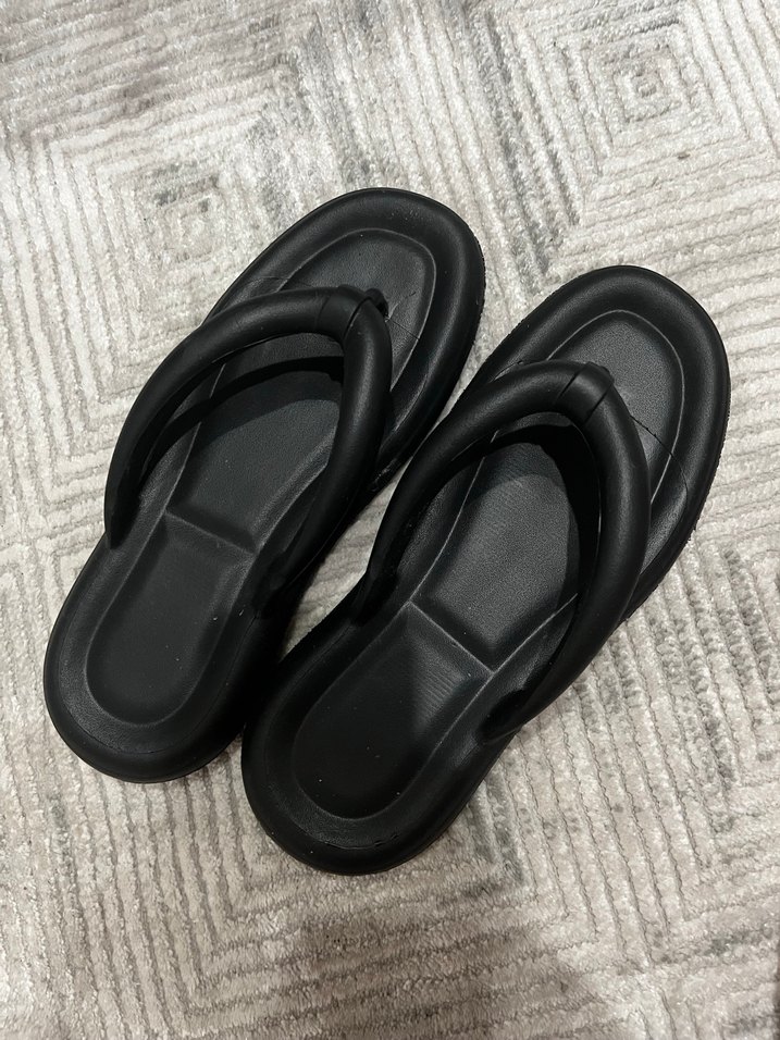 Siyah plaj terliği - Görsel 2