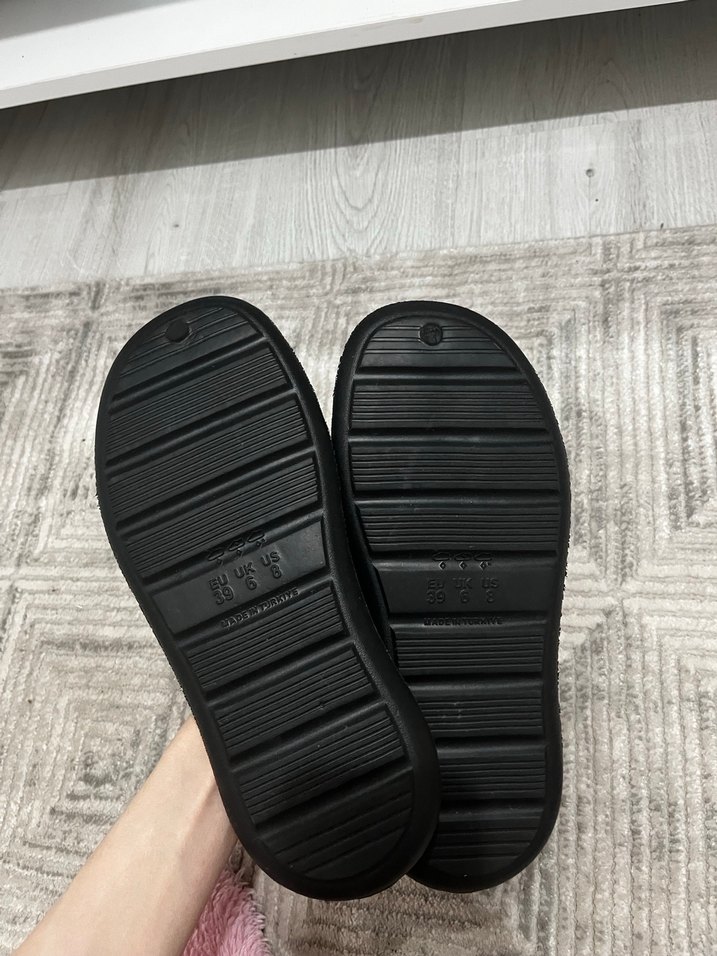 Siyah plaj terliği - Görsel 3