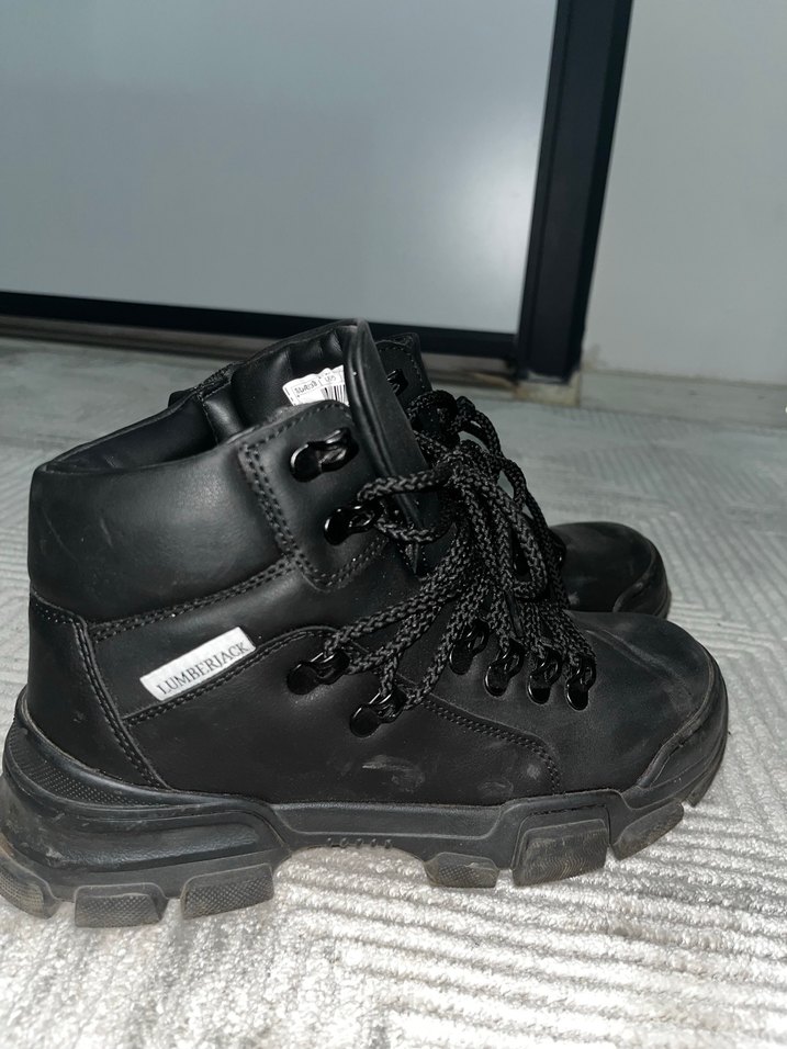 Siyah bot - Görsel 2