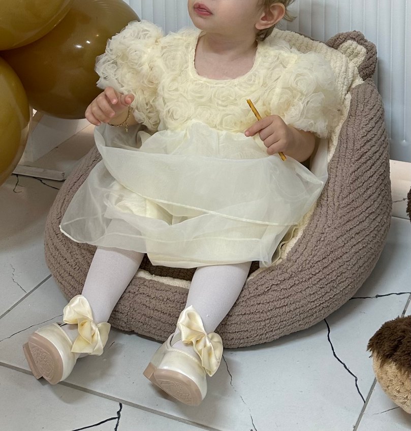 Kız Çocuk Beyaz Nakışlı Fırfırlı Elbise - Görsel 2