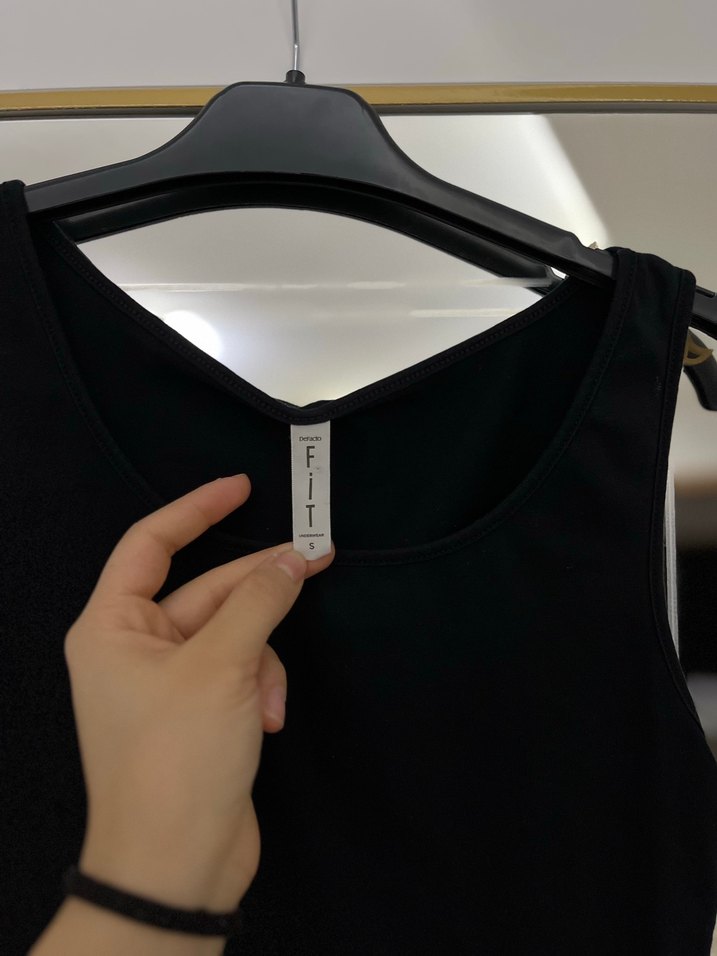 Siyah / Beyaz Kadın Kolsuz Atlet - Görsel 3