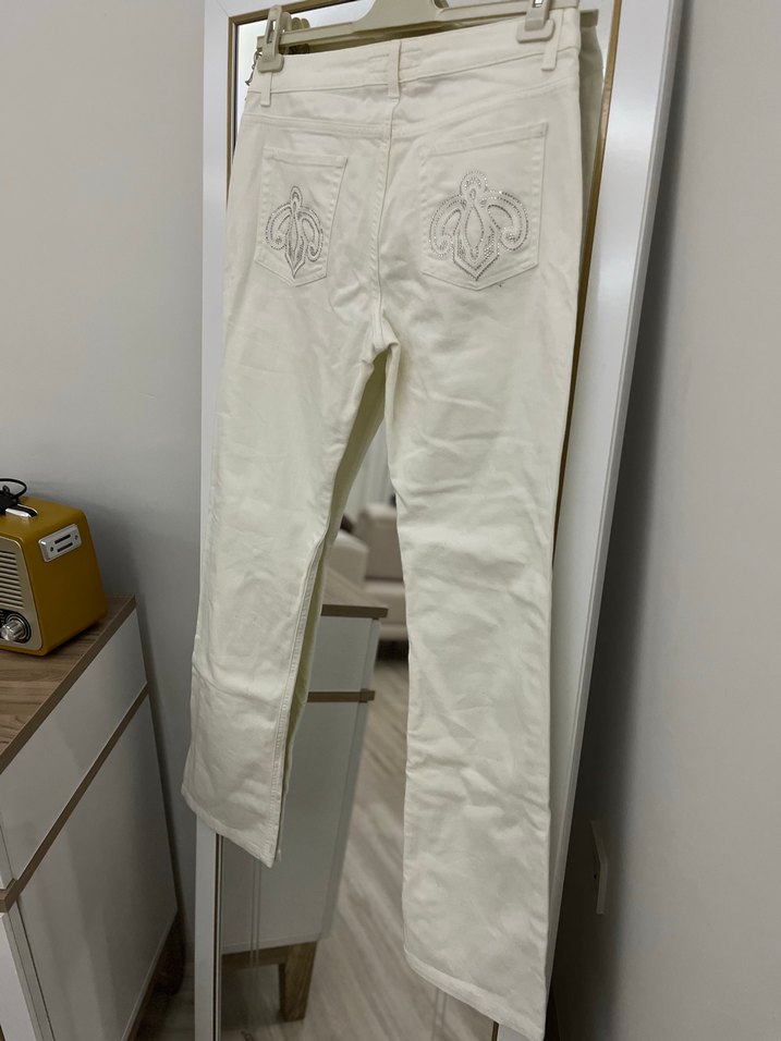 Düğmeli Beyaz Pamuk Kadın Jean - Görsel 3