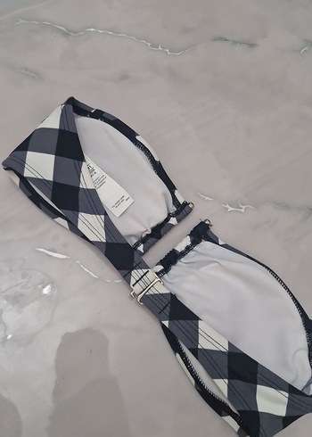 Tokalı Kare Desenli Gri Straplez Bikini Üstü - Görsel 2