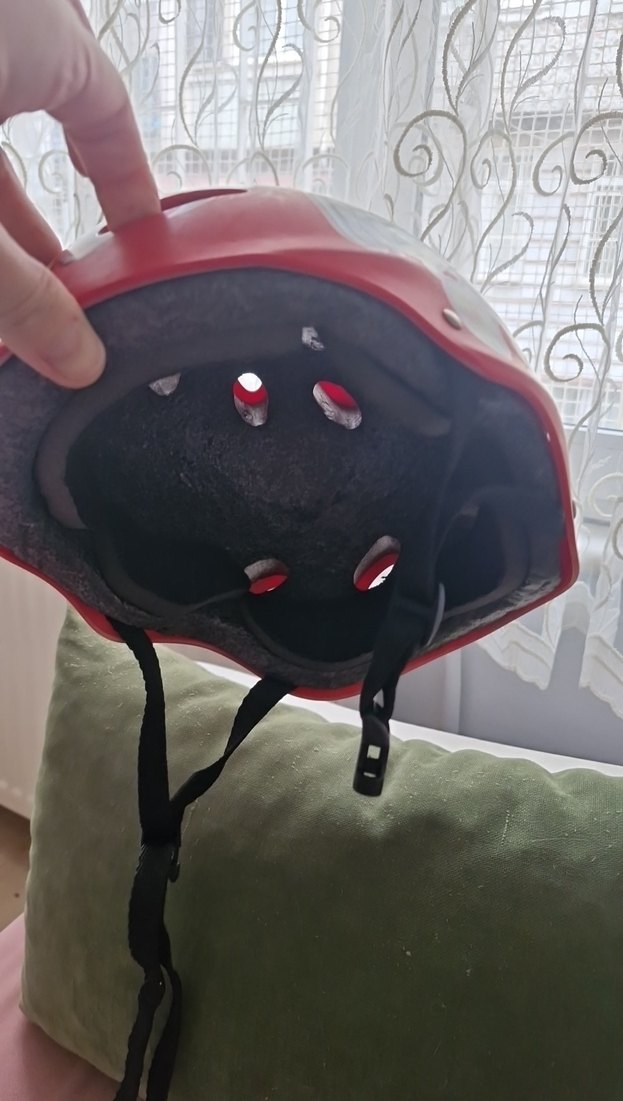Kırmızı Baskılı Kaykay Kaskı - Görsel 2