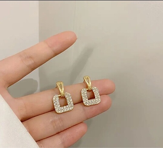 Taşlı şık gold küpe