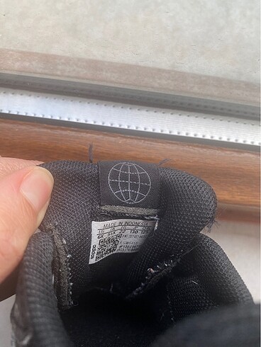 22 Beden siyah Renk Adidas spor ayakkabı