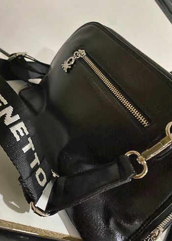 Siyah Deri United Colors of Benetton Çapraz Çanta - Görsel 5