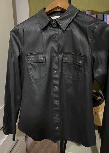 Düğmeli Siyah Deri Görünümlü Kadın Ceket - Görsel 3