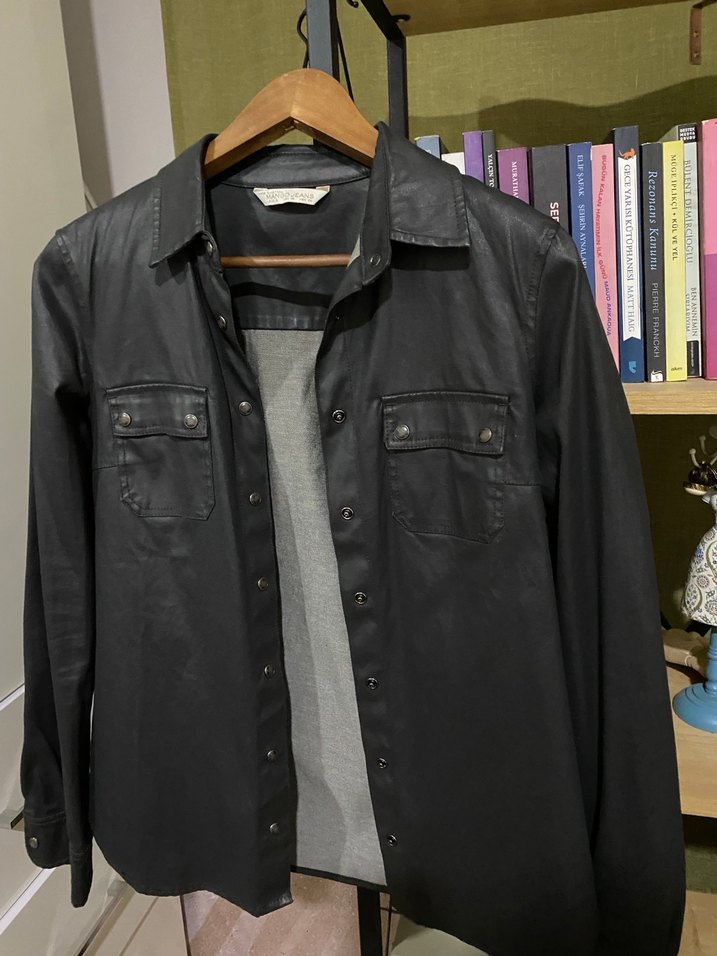 Düğmeli Siyah Deri Görünümlü Kadın Ceket - Görsel 2