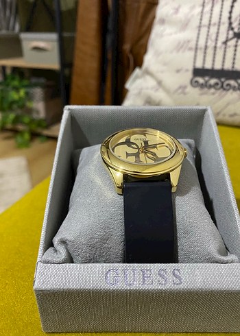 GUESS Klasik Altın Renk Kadın Saati - Görsel 3